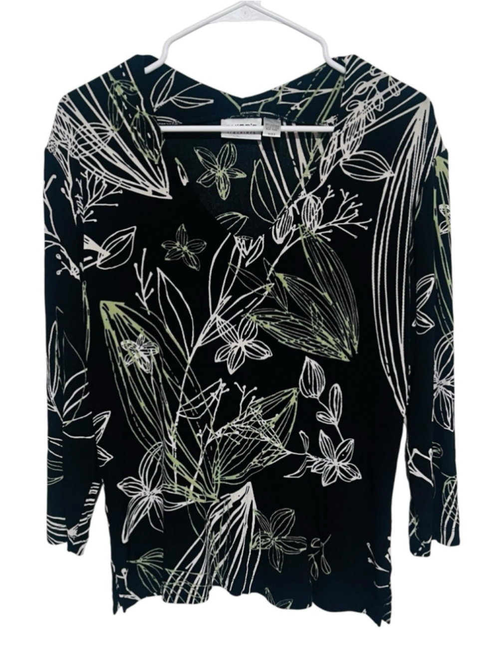 Chicos Travelers Top Size Large (2) Black Floral 3/4 Sleeve Slinky Knit Blouse